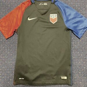 US Soccer jersey - men’s small
